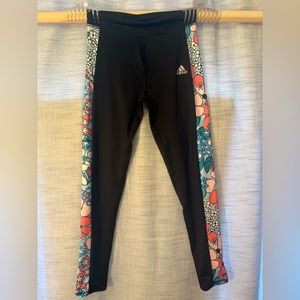 Adidas Youth Legging with single pocket; size medium (10/12). Like new.
